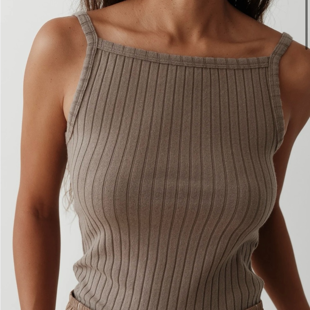 DONNI. Ribbed Beige Top - Picture 2 of 3